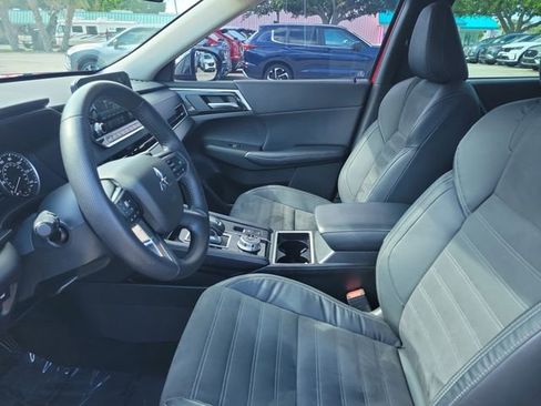 Used 2023 Mitsubishi Outlander SE FWD image 17