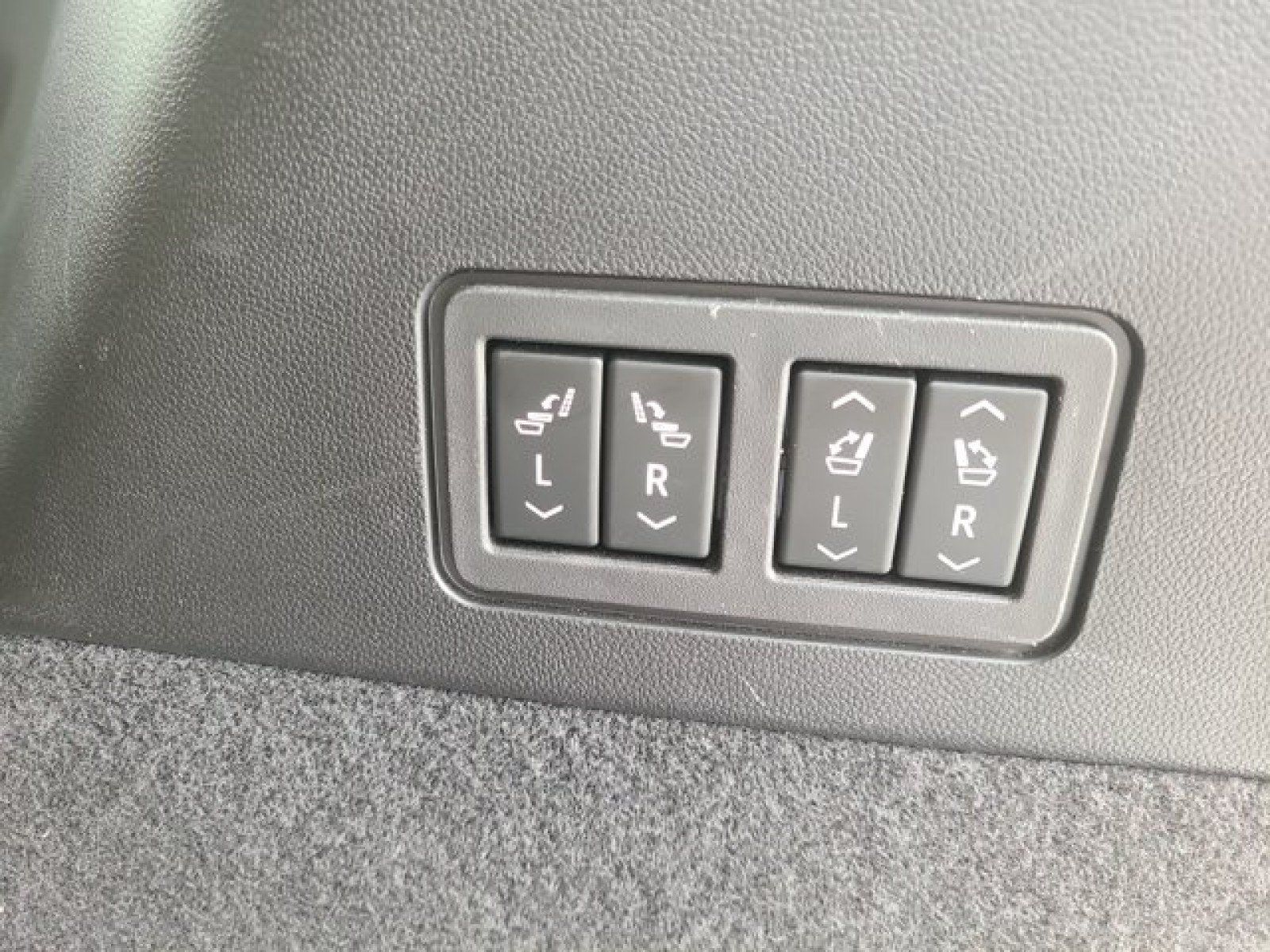 Used 2023 Cadillac XT6 Premium Luxury w/ Platinum Package FWD image 44