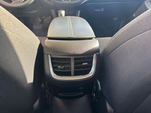 Used 2024 Chevrolet Malibu LT image 24