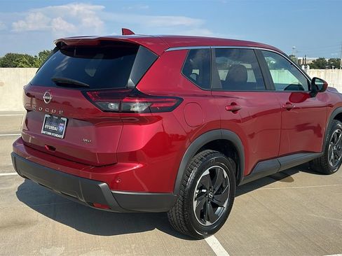 Used 2025 Nissan Rogue SV AWD/4WD image 12