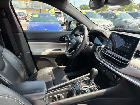 Used 2025 Jeep Compass Limited AWD/4WD image 16