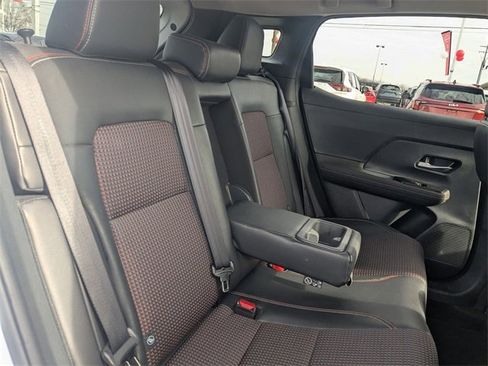 Used 2025 Nissan Kicks SR image 30