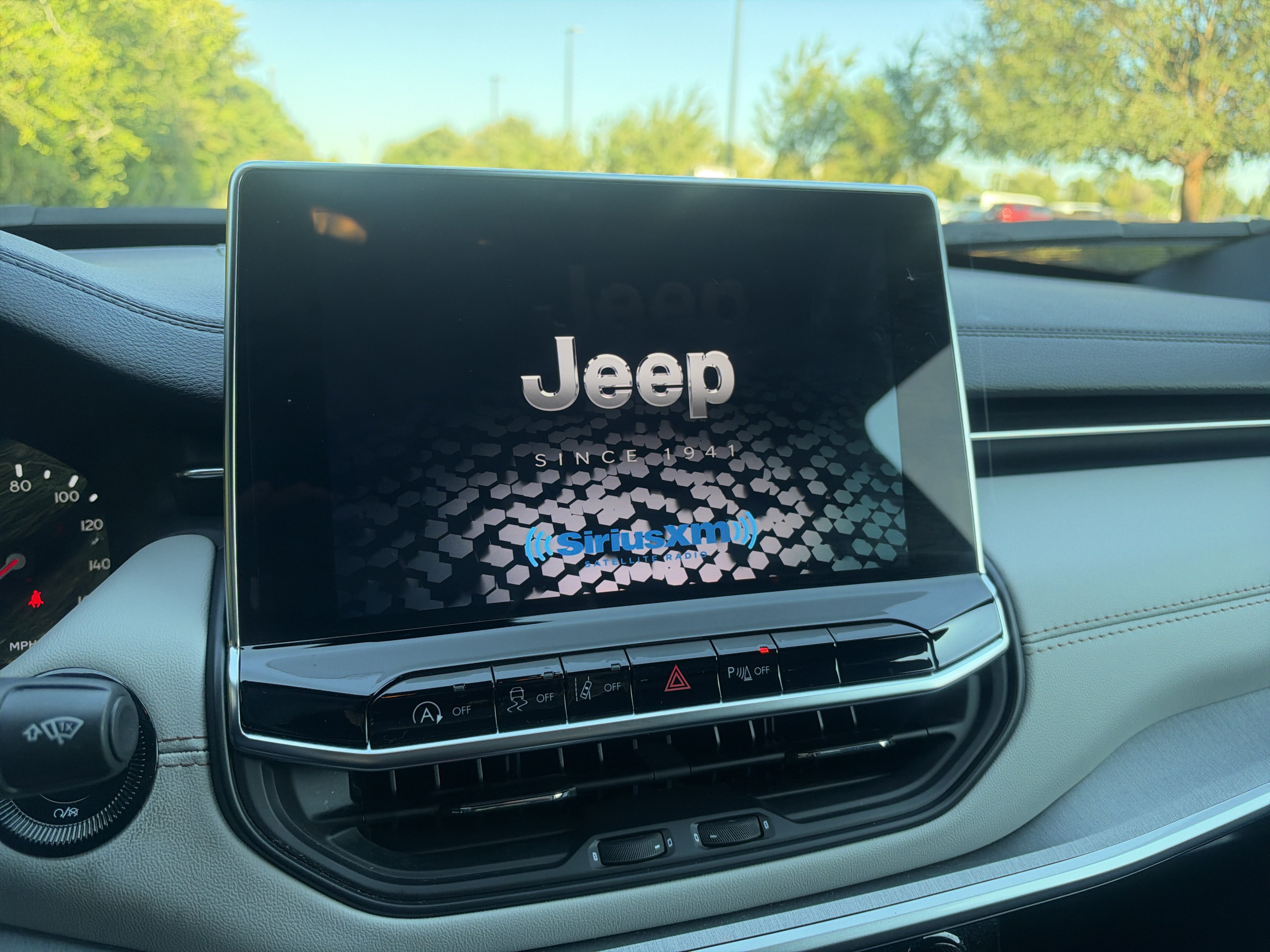 Used 2025 Jeep Compass Limited AWD/4WD image 22