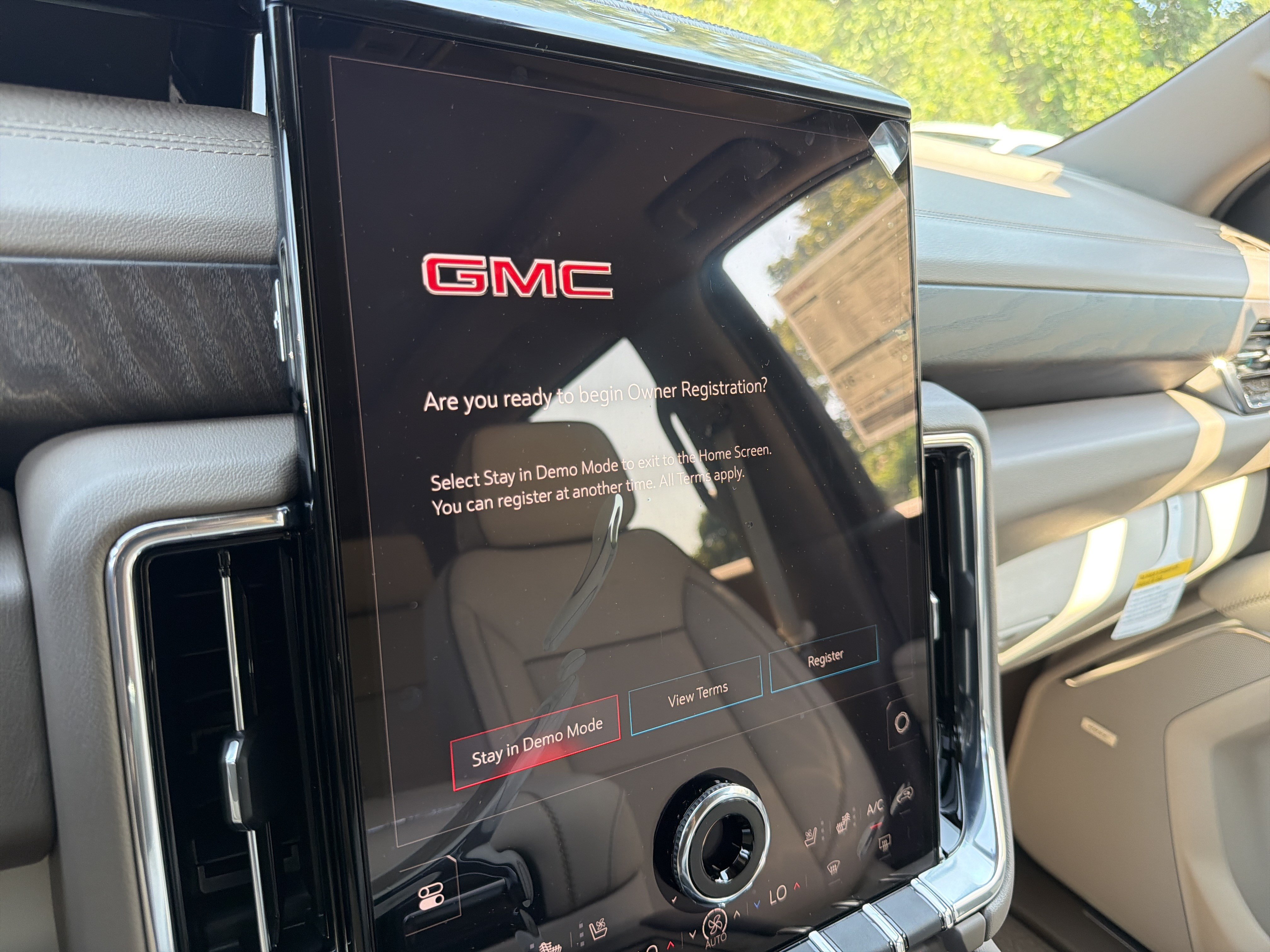 New 2026 GMC Yukon Denali w/ Sun & Power Step Package AWD/4WD image 25