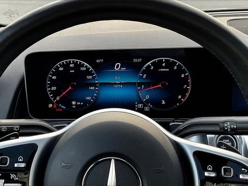 Used 2021 Mercedes-Benz GLB 250 4MATIC image 13