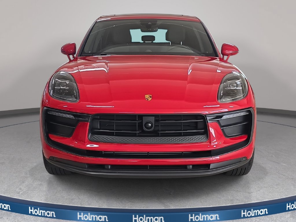 Used 2023 Porsche Macan AWD/4WD image 3
