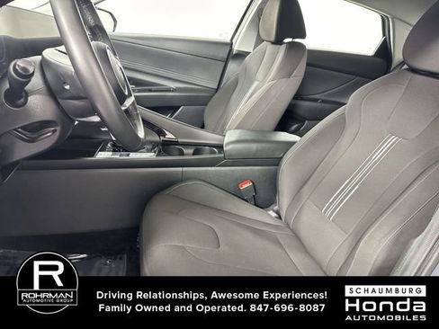 Used 2025 Hyundai Elantra SEL FWD image 4