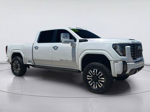 Used 2024 GMC Sierra 2500 Denali Ultimate AWD/4WD image 3