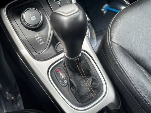 Used 2019 Jeep Compass Latitude w/ Popular Equipment Group AWD/4WD image 22