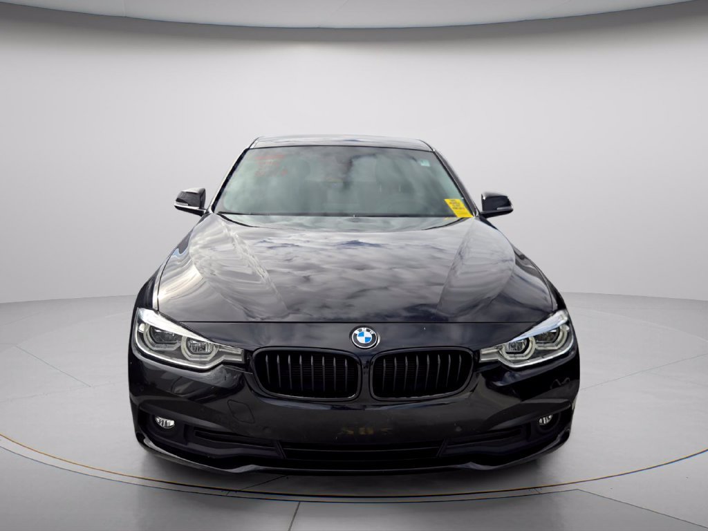 Used 2017 BMW 320i Sedan RWD image 3