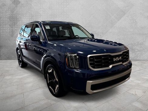 Used 2023 Kia Telluride S w/ S Sunroof Package AWD/4WD image 1