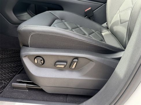 New 2026 Volkswagen Atlas SE image 13