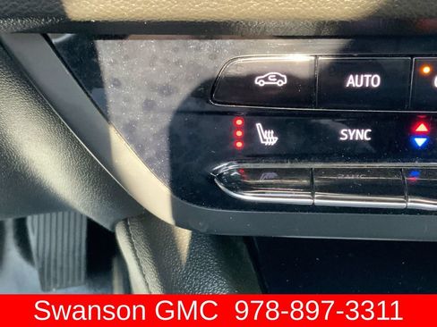 Certified 2022 Buick Envision Essence w/ Technology Package I AWD/4WD image 36