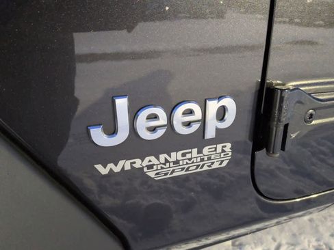 Used 2018 Jeep Wrangler Unlimited Sport S image 11