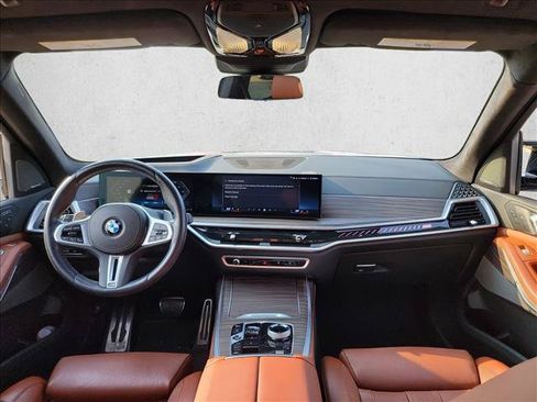 Used 2025 BMW X7 M60i AWD/4WD image 19
