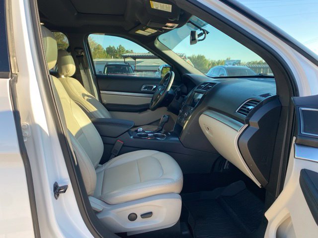 Used 2019 Ford Explorer XLT w/ Equipment Group 202A FWD image 9