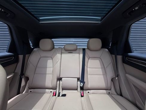 Certified 2023 Porsche Cayenne S AWD/4WD image 25