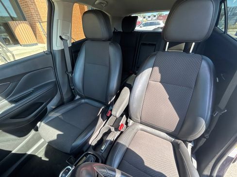 Used 2021 Buick Encore Preferred image 18