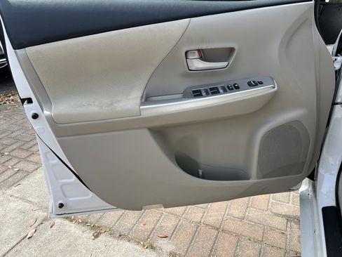 Used 2012 Toyota Prius V Three image 14