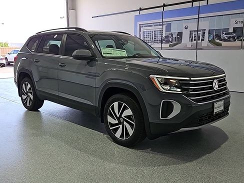 New 2026 Volkswagen Atlas SE FWD image 2