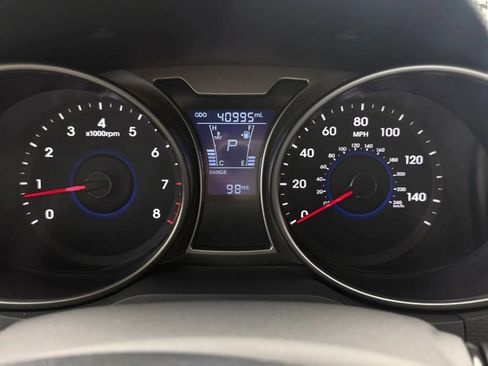 Used 2013 Hyundai Veloster w/ Style Pkg FWD image 14