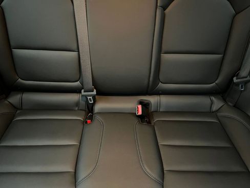 Used 2025 Buick Envista Sport Touring image 36