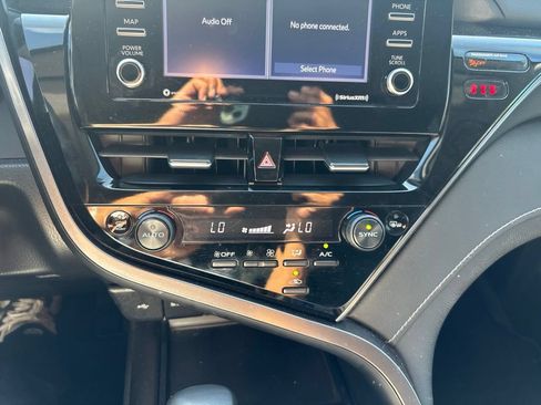 Used 2023 Toyota Camry SE FWD image 19