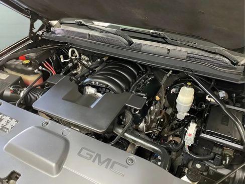Used 2018 GMC Yukon SLE w/ SLE Value Package RWD image 16