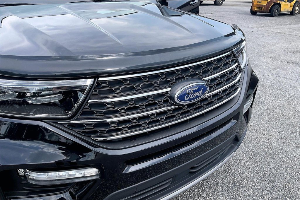 Certified 2023 Ford Explorer XLT w/ Equipment Group 202A RWD image 29