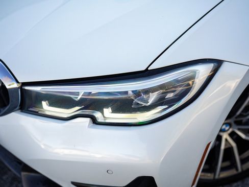 Used 2022 BMW 330i Sedan image 4