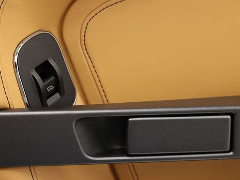 Used 2012 Aston Martin V8 Vantage Roadster image 61