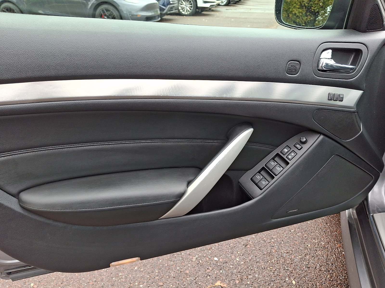 Used 2013 INFINITI G37 Convertible w/ Premium Pkg RWD image 13