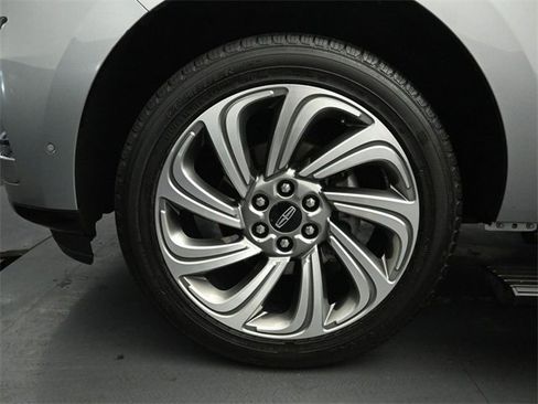 Used 2022 Lincoln Navigator Reserve image 31