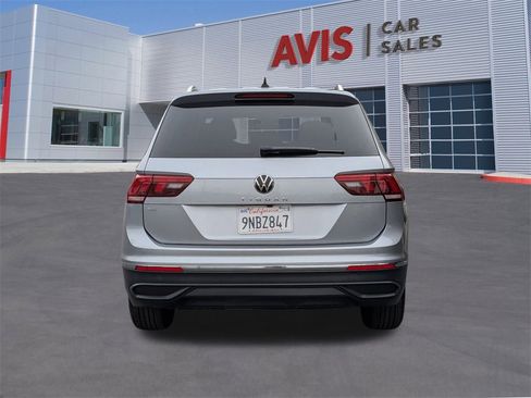 Used 2024 Volkswagen Tiguan SE image 7