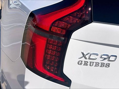 New 2026 Volvo XC90 T8 Plus AWD/4WD image 43