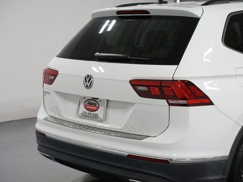 Used 2021 Volkswagen Tiguan SE image 9