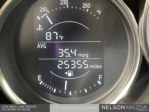 Used 2018 MAZDA MX-5 Miata Club RWD image 39