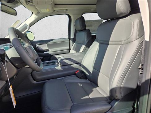 New 2026 Ford Expedition Active image 4