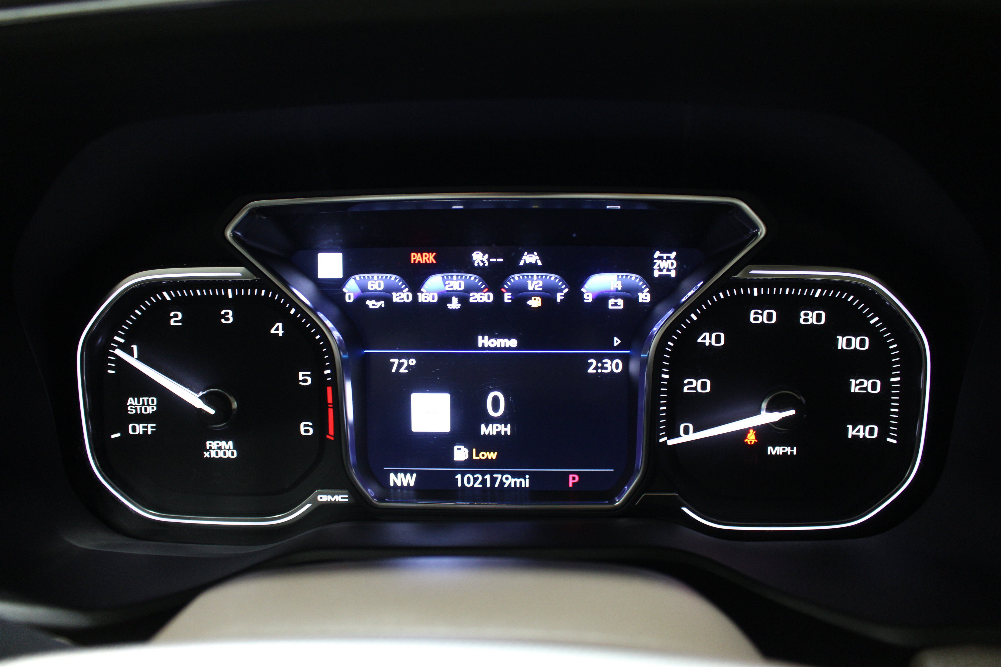 Used 2021 GMC Yukon Denali w/ Advanced Technology Package AWD/4WD image 14