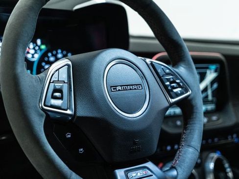 Used 2018 Chevrolet Camaro ZL1 image 24