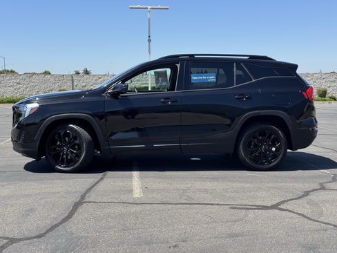 Used 2020 GMC Terrain SLE w/ Elevation Edition FWD image 4
