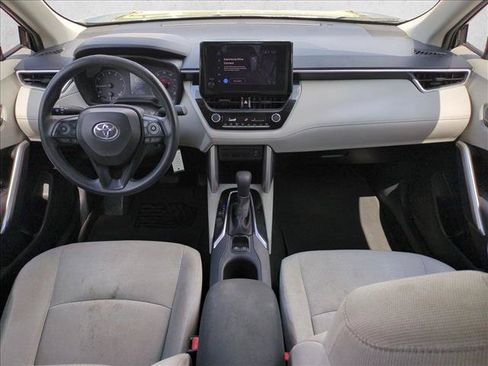 Used 2023 Toyota Corolla Cross L FWD image 18