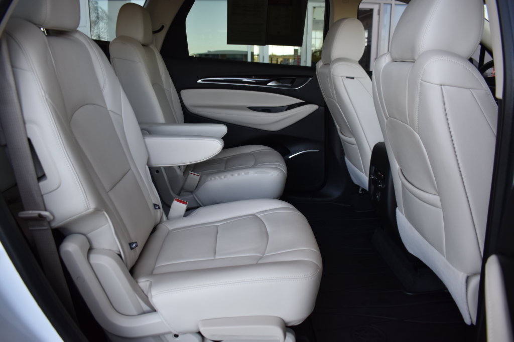 Used 2022 Buick Enclave Essence FWD image 17
