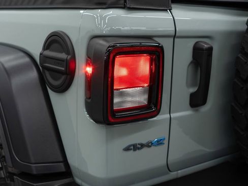 Used 2023 Jeep Wrangler Unlimited w/ 8.4" Radio Group image 37