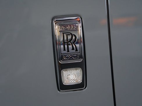 Used 2022 Rolls-Royce Cullinan w/ Dark Exterior Package AWD/4WD image 19