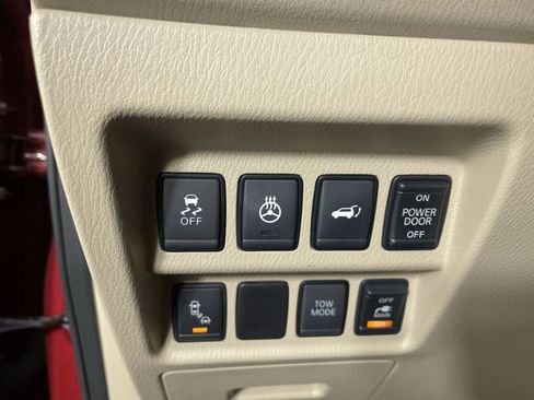 Used 2017 Nissan Pathfinder SL image 25