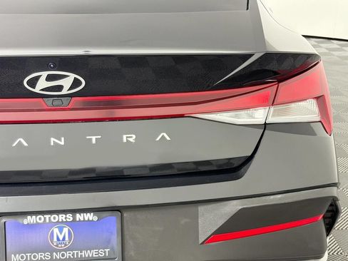 Used 2025 Hyundai Elantra SEL FWD image 26