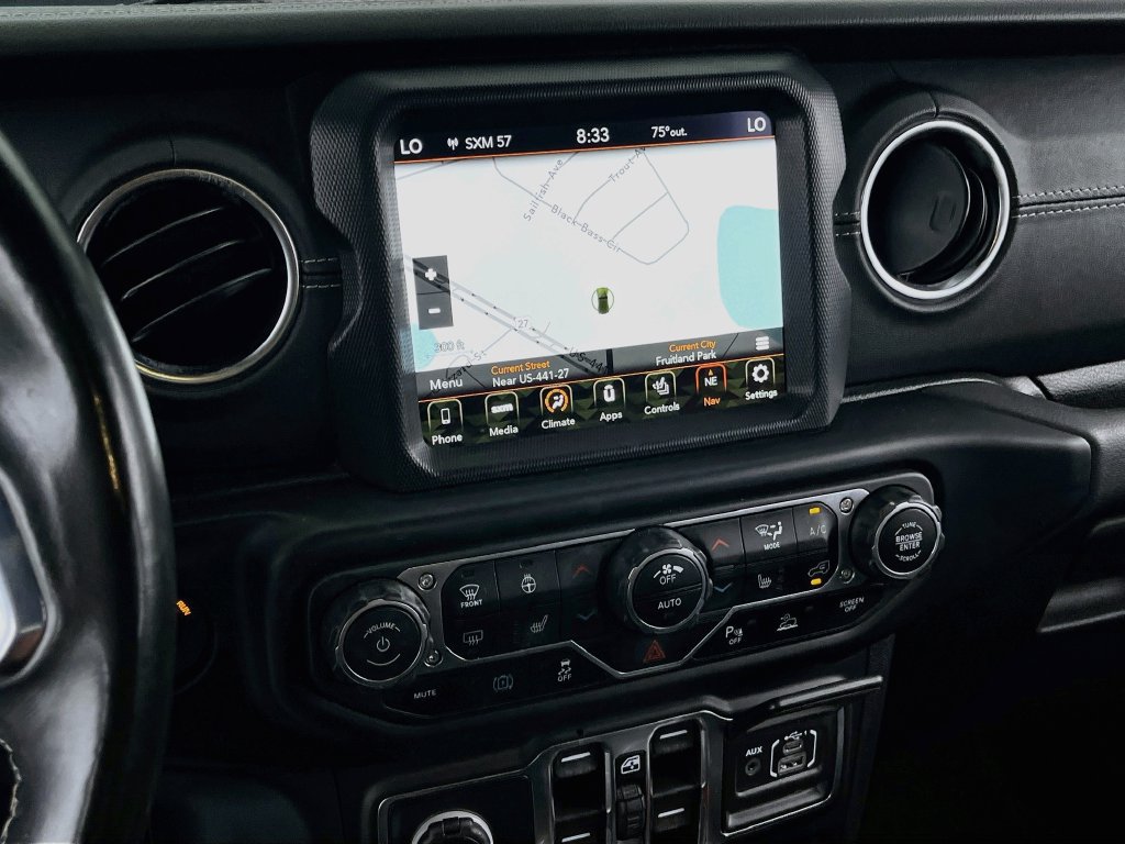 Used 2022 Jeep Wrangler Unlimited Sahara w/ Cold Weather Group AWD/4WD image 13