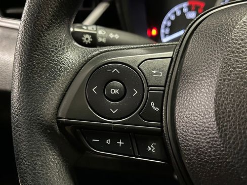 Used 2022 Toyota Corolla LE image 20