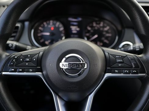 Used 2018 Nissan Rogue Sport SV image 10